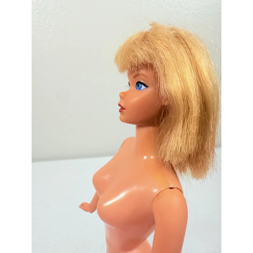 Vintage 1970 Mattel Dramatic New Living Barbie Blonde #1116 Taiwan Mod Doll